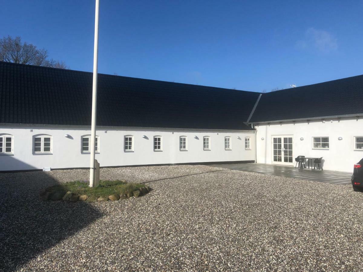 B & B Godstrup - Cafe Og Restaurant Den Gamle Stald Herning Exterior foto